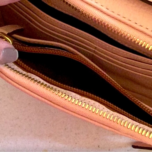 EUC SET💕 Dooney & Bourke pebble pink Ambler crossbody bag & matching card case - Picture 6 of 16